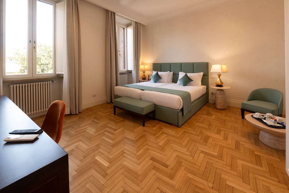 Deluxe Suite, Courtyard View photo 2