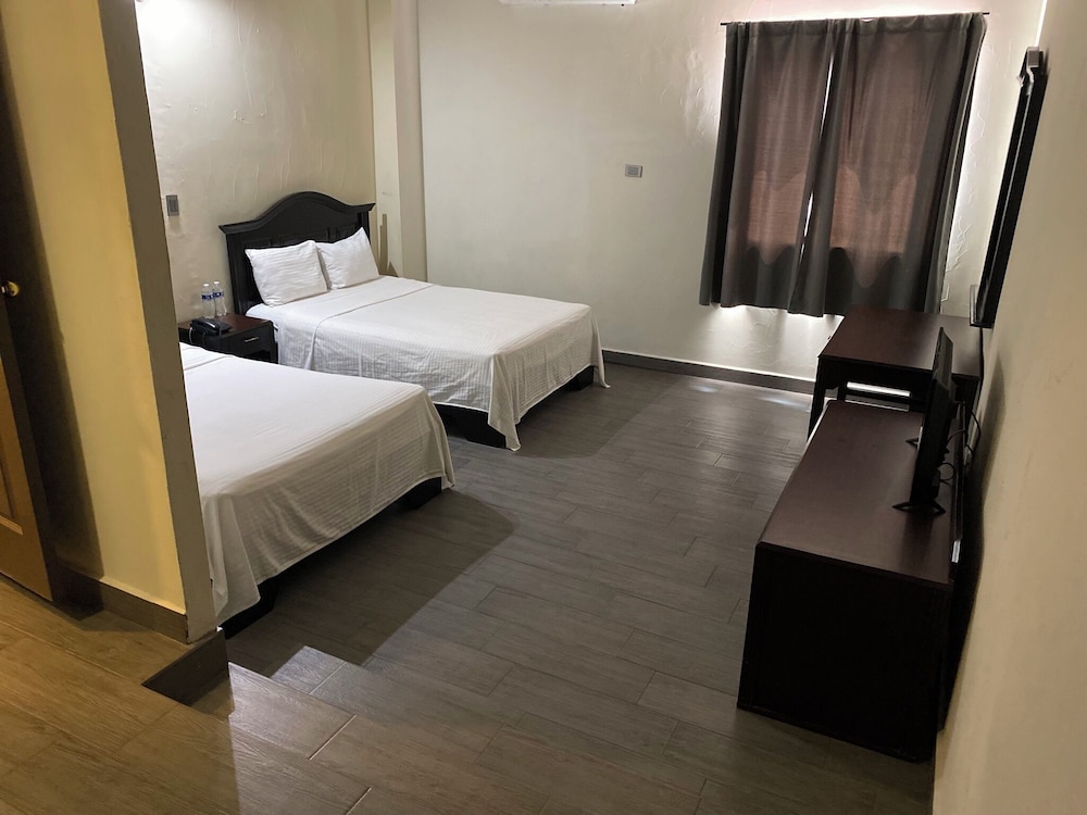 Deluxe Double Room, 2 Double Beds, Private Bathroom - Photo 1