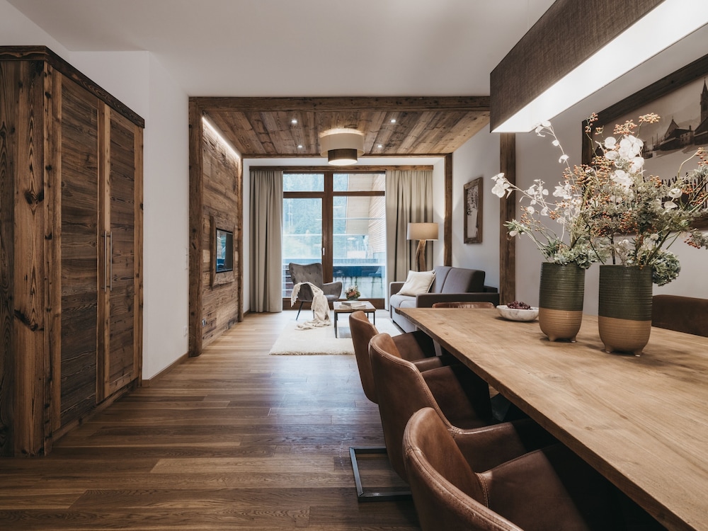 Vier Zimmer Apartment Grand Deluxe mit Privater Sauna