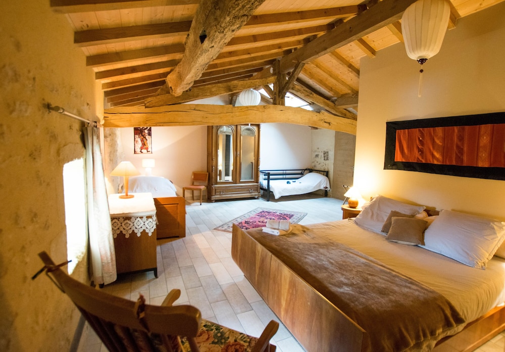 Family Room (Adrien)