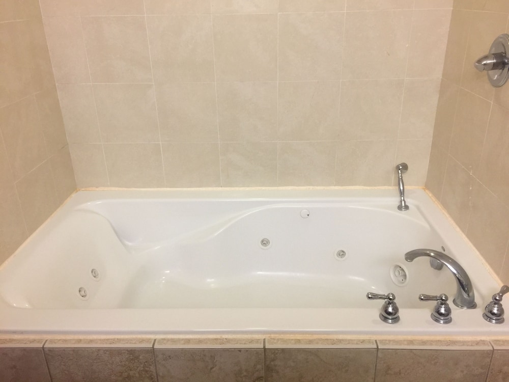 Deluxe Studio Suite, 1 King Bed, Non Smoking - Photo 2