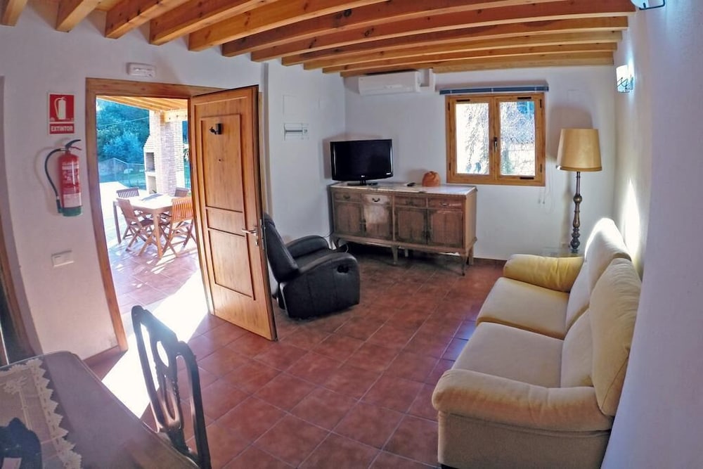House, 2 Bedrooms, Terrace photo 2