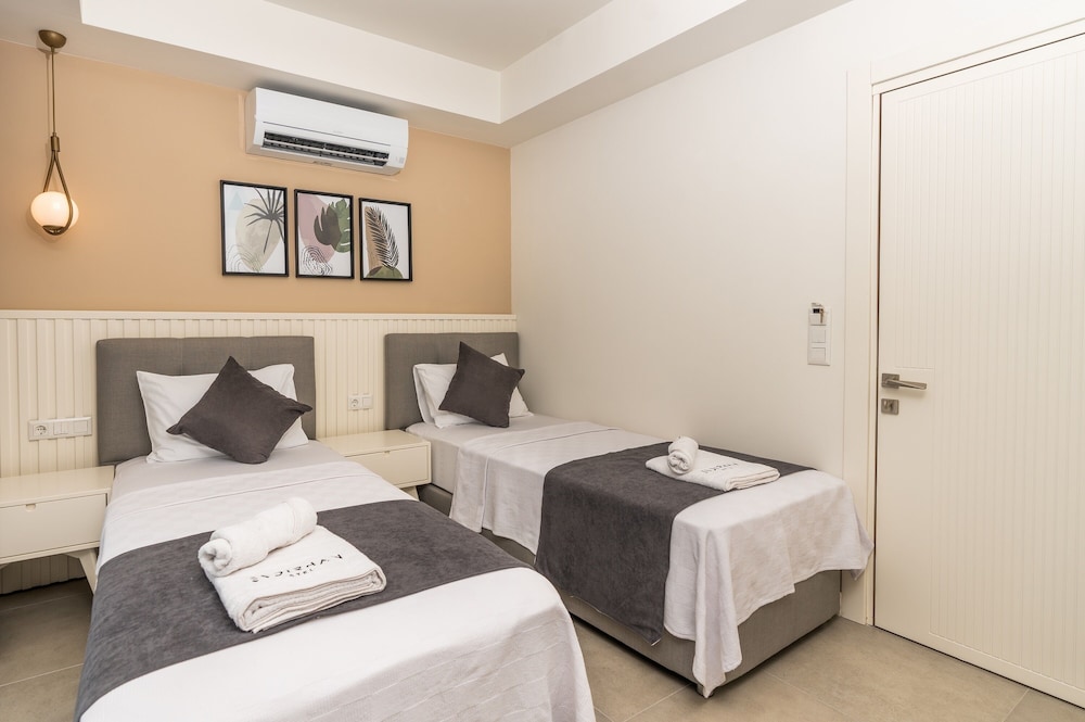 Deluxe Twin Room - Photo 3