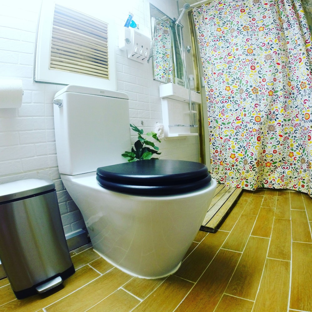 Flower Room (Extra blanket set provided) photo 3