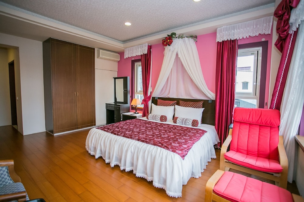 Deluxe Double Room, 1 Double Bed photo 3
