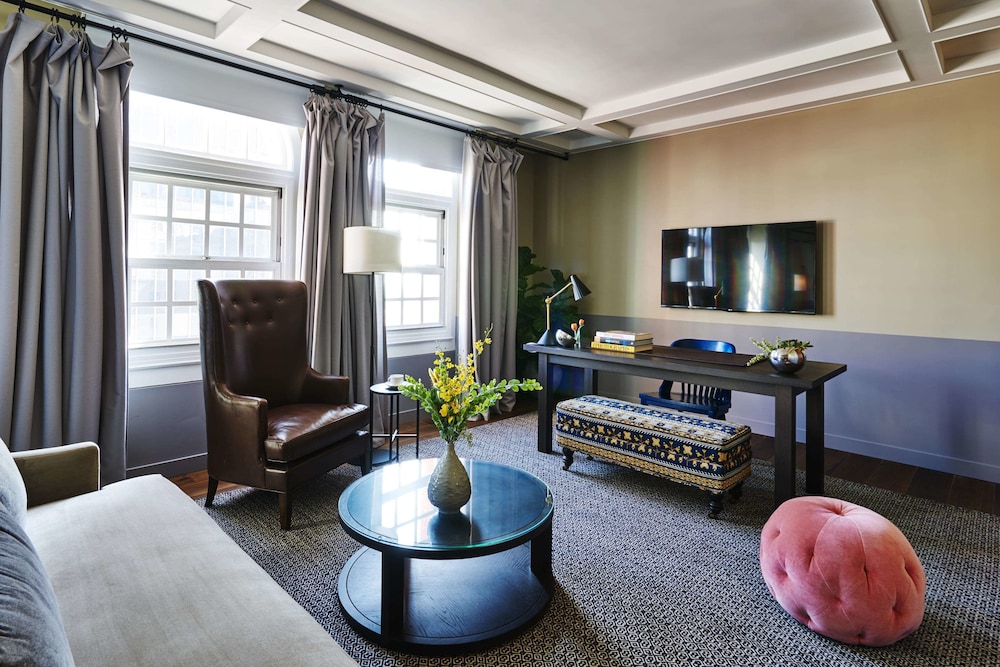 Suite, 1 King Bed (Loft) - Photo 4
