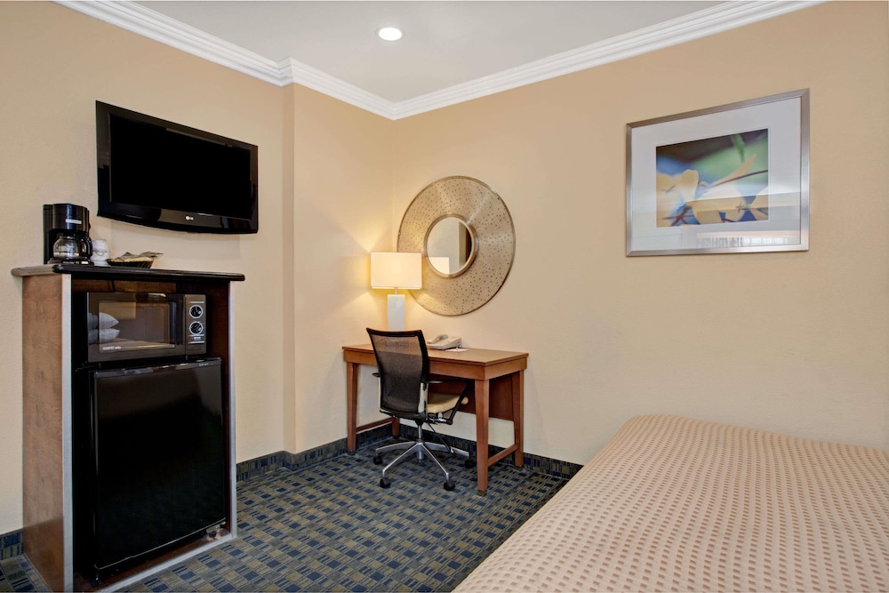 Double Room, 2 Double Beds - Photo 1