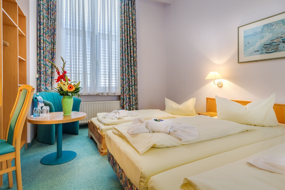 Triple Room - Photo 2
