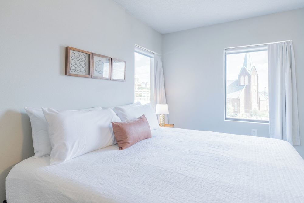 King Bed Free Parking Gym Views, Billede 2