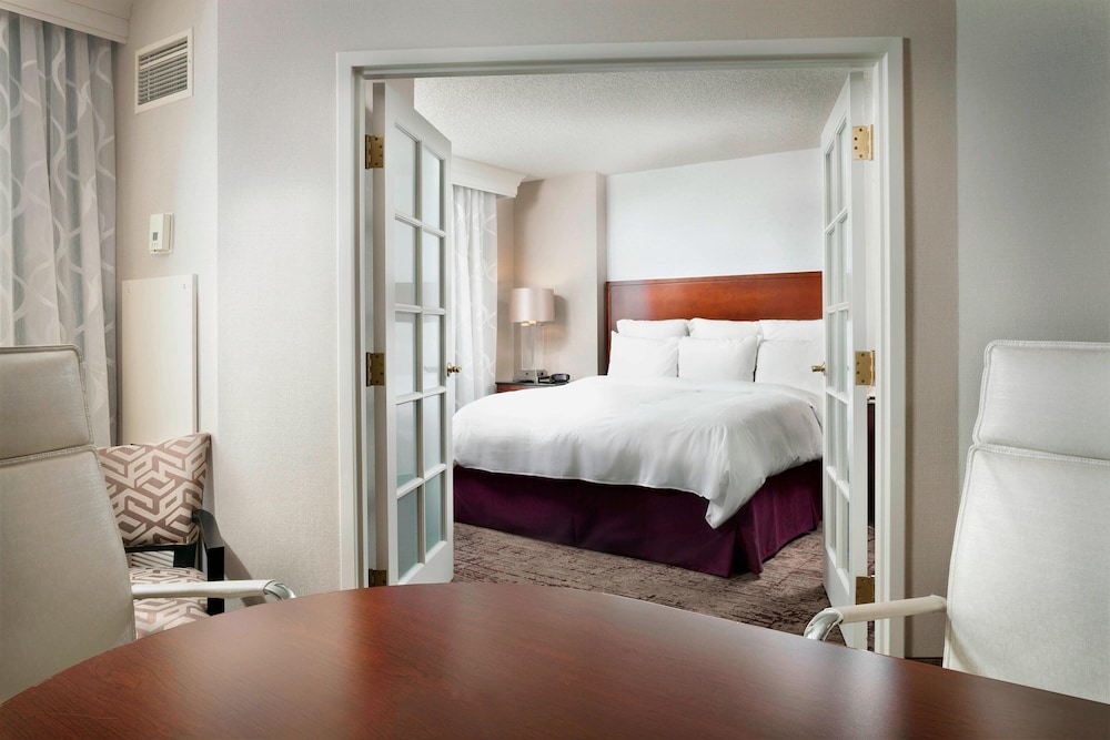 Suite, 1 Bedroom photo 1