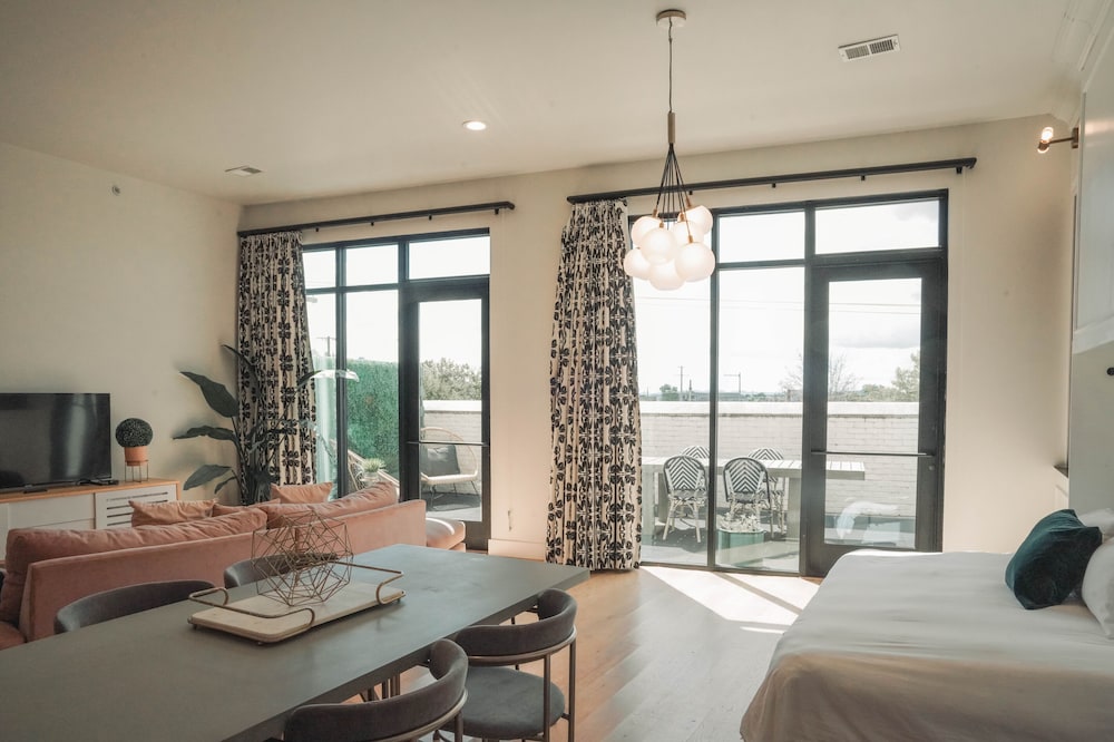 Premium Suite, Balcony, City View photo 2