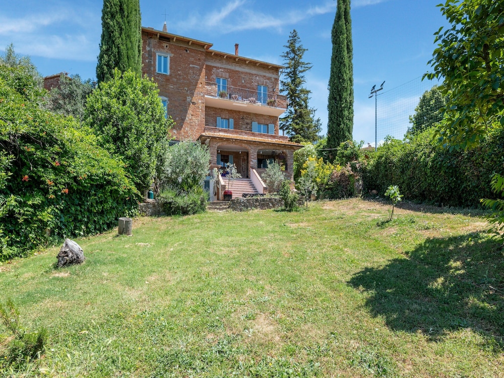Villa photo 1