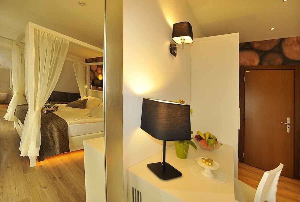 Family Room photo 1