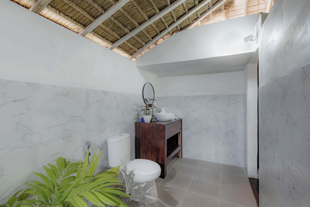 Deluxe Room, Bathtub - Photo 11