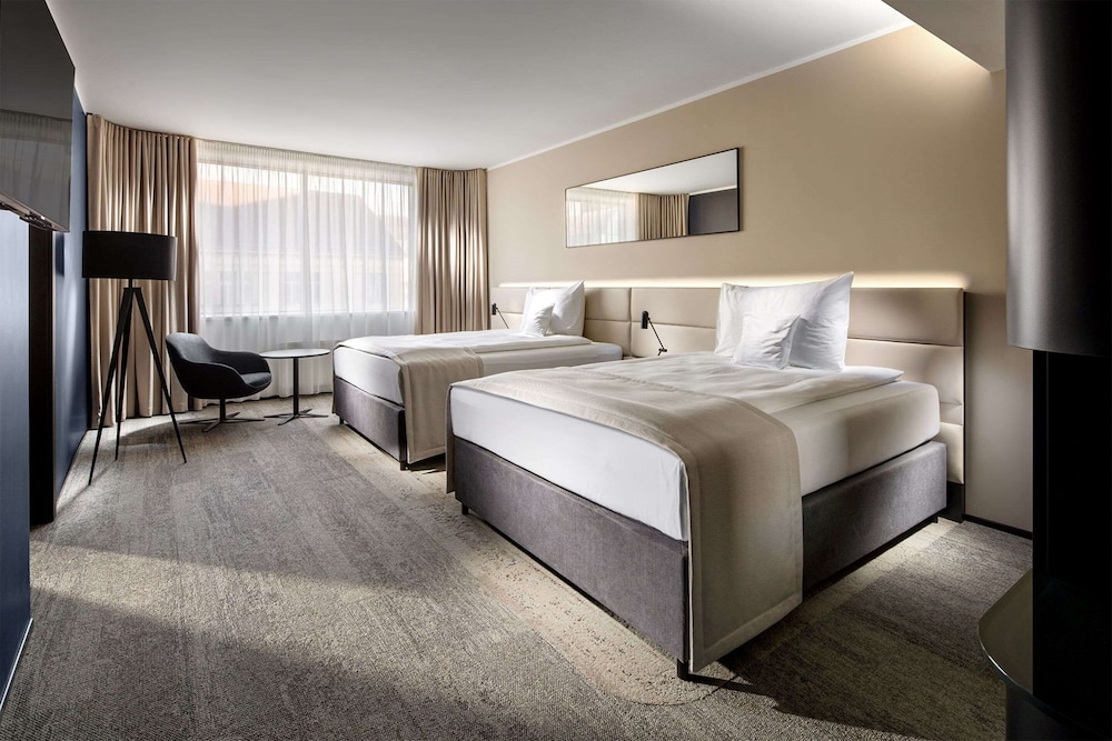 Suite, 1 King Bed, Non Smoking - Photo 3