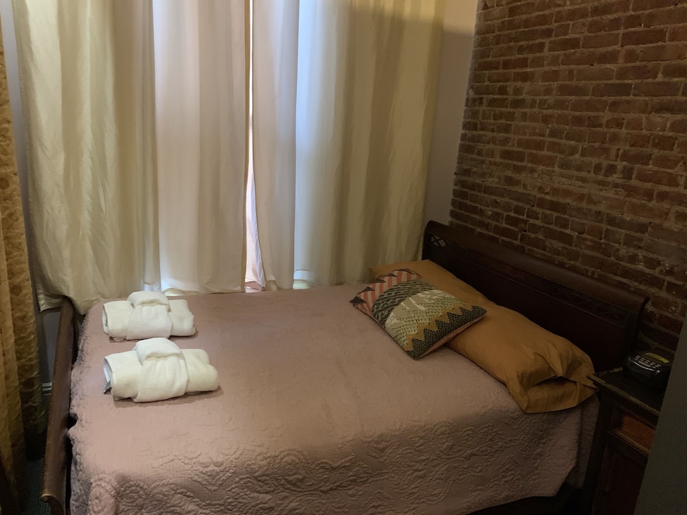 Standard Double Room, Ensuite (James Baldwin) photo 1