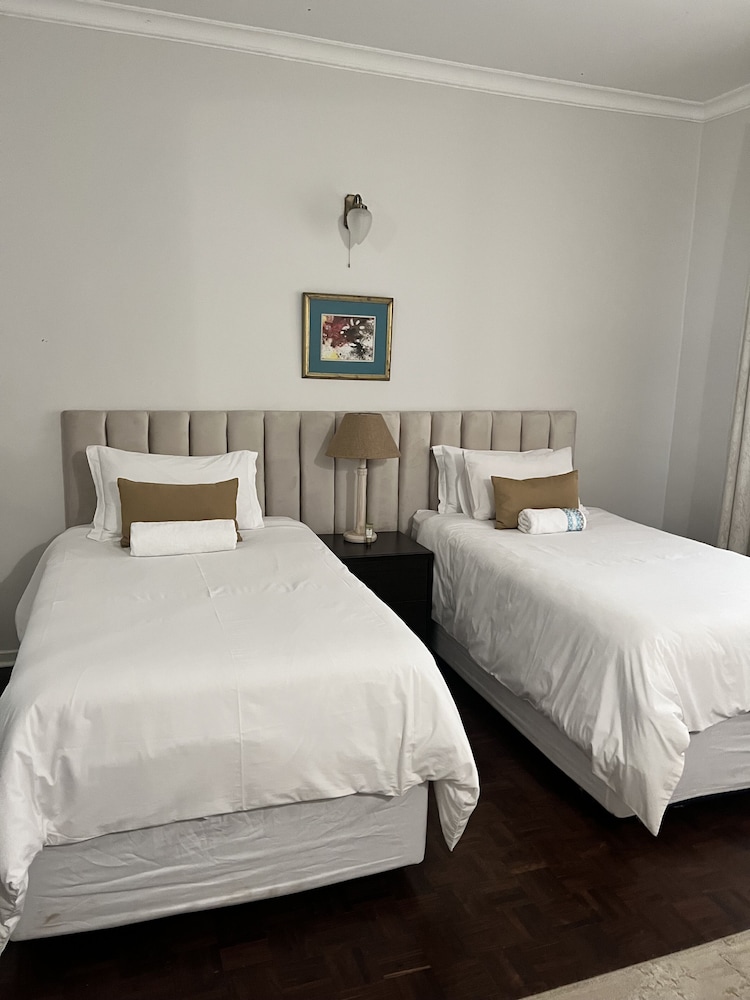 Signature Twin Room photo 2