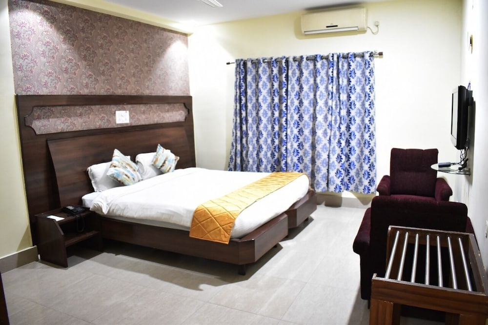 Deluxe Room - Photo 1