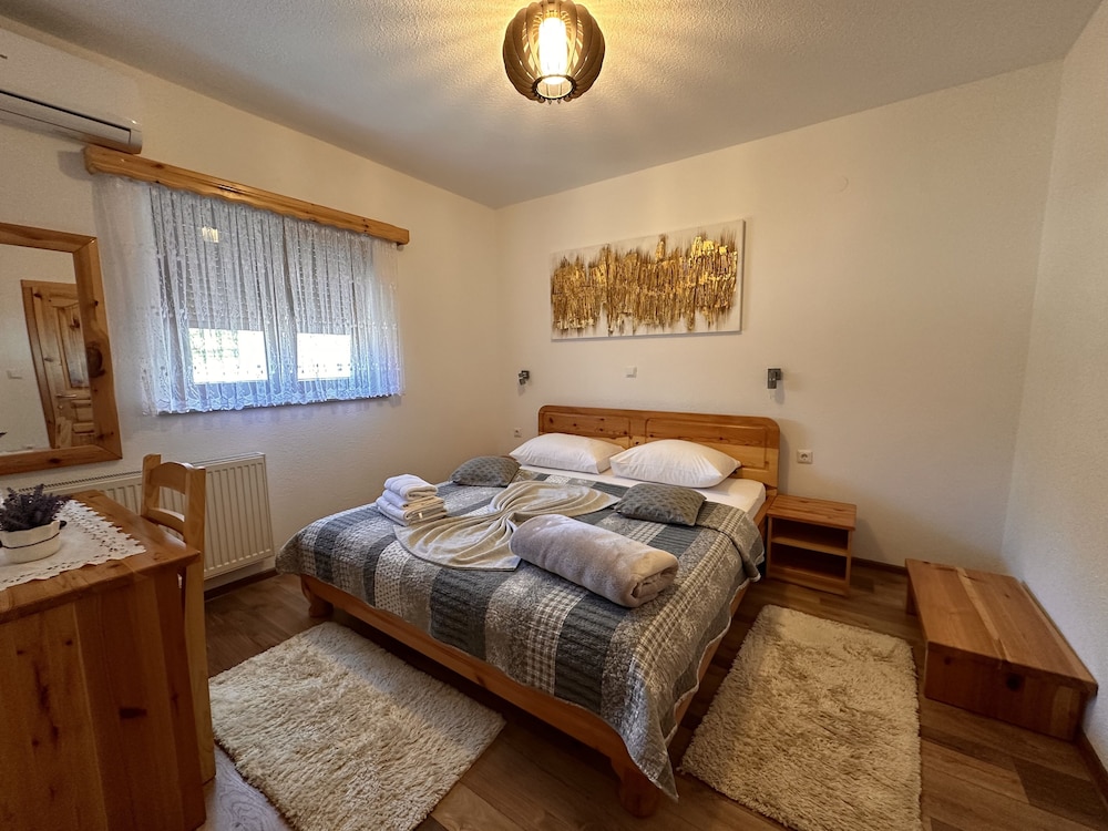 Traditional Quadruple Room, 2 Bedrooms
