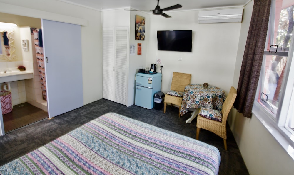 Standard Queen Room photo 3