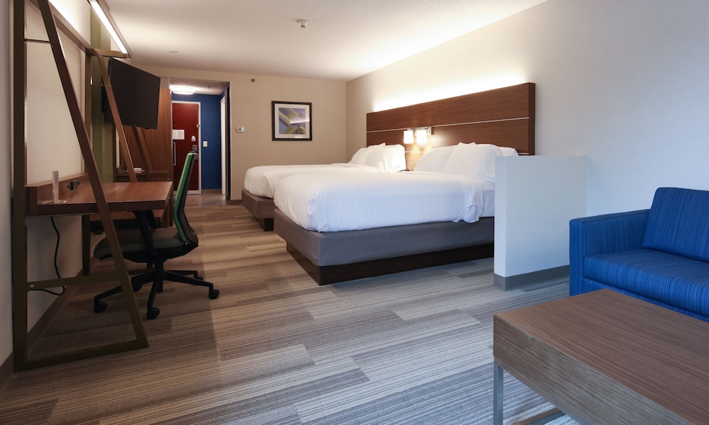 Suite, 2 Queen Beds - Photo 1