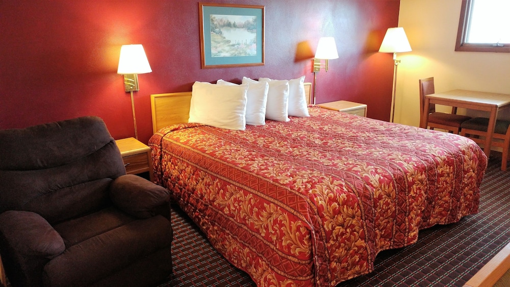 Standard Room, 1 King Bed, Non Smoking photo 2