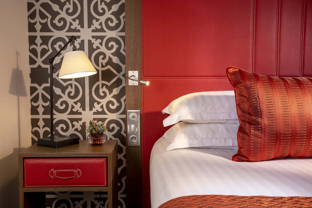 Classic Double Room thumbnail 6