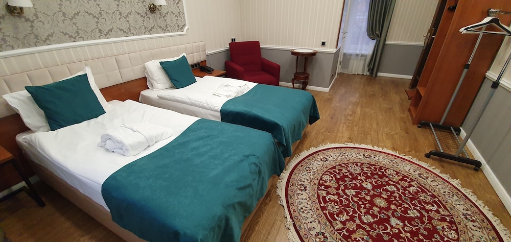 Standard Twin Room, Non Smoking photo 3