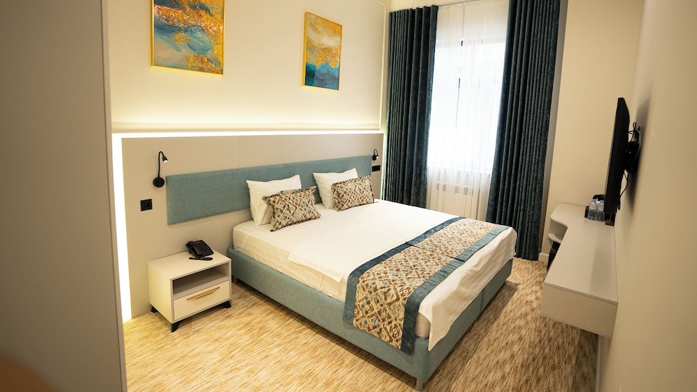 Standard Double or Twin Room, Garden View