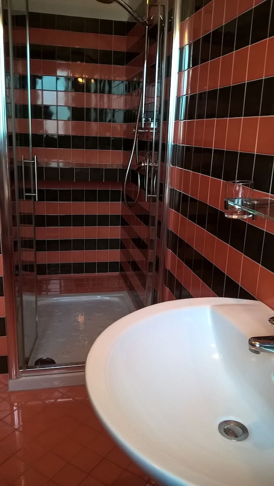 Triple Room - Photo 11