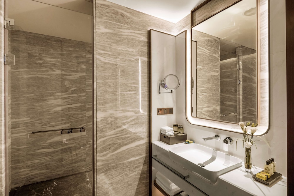 Mountain View King Room