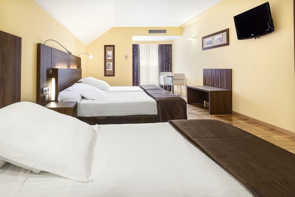 Triple Room - Photo 2