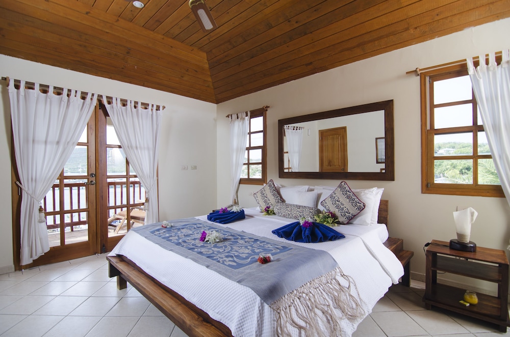 Standard Room, 1 King Bed, Patio, Ground Floor