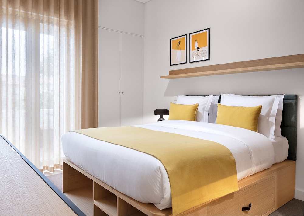 Premier Double Room, Balcony, Courtyard View
