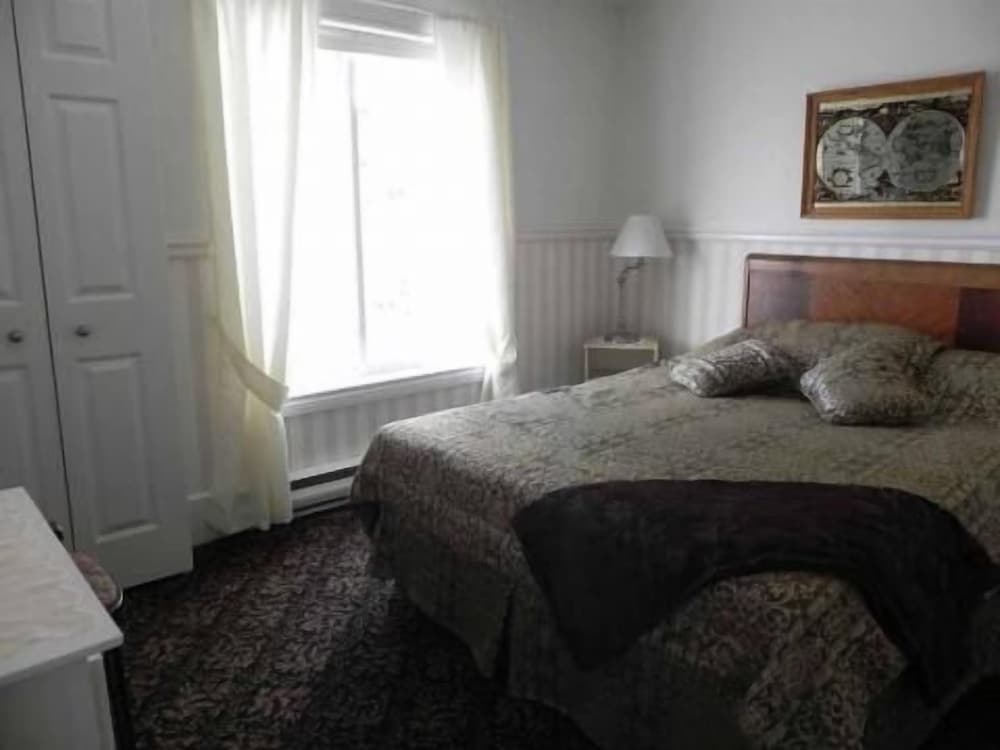 Room, 1 Queen Bed photo 1