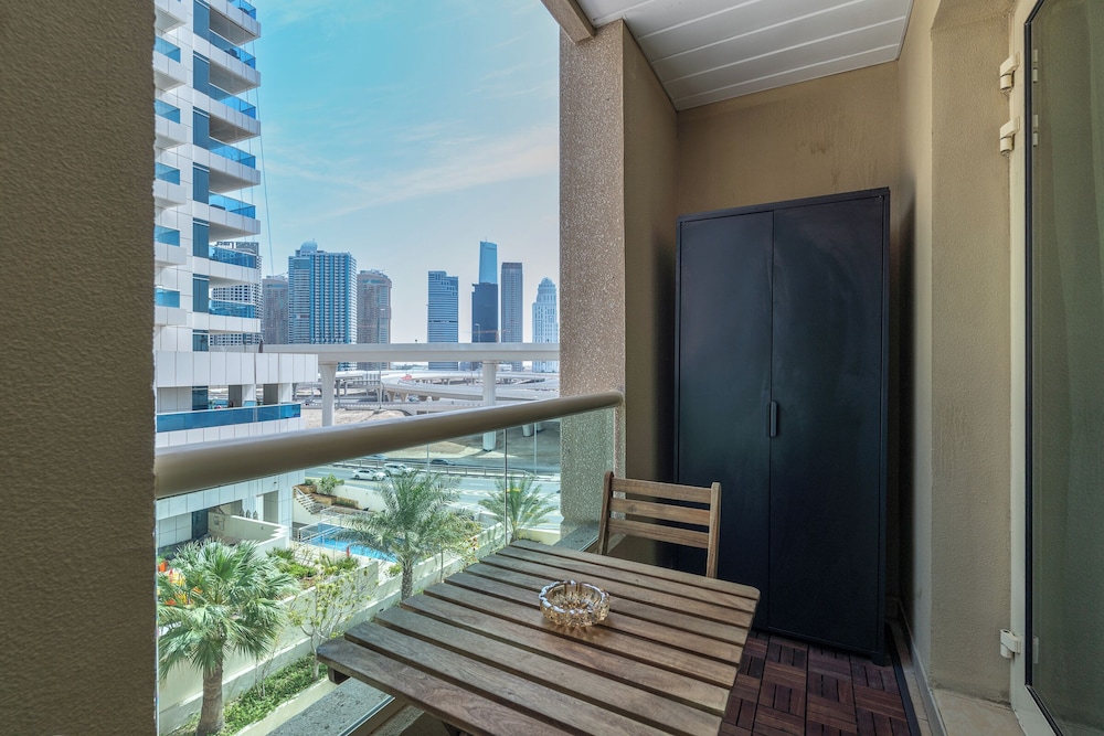 Elite Studio, Balcony, City View photo 2