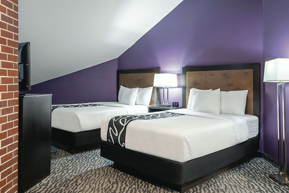 Room, 2 Double Beds, Non Smoking - Photo 4