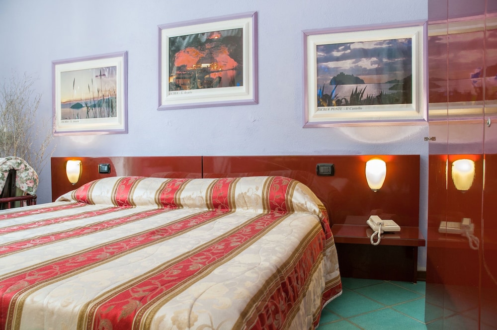 Classic Double or Twin Room, Balcony - Photo 2