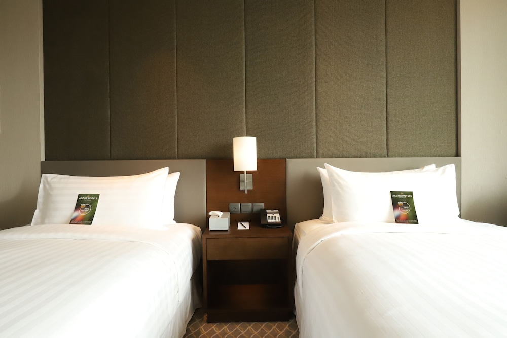 Deluxe Room, 2 Twin Beds, Club Lounge Access photo 2