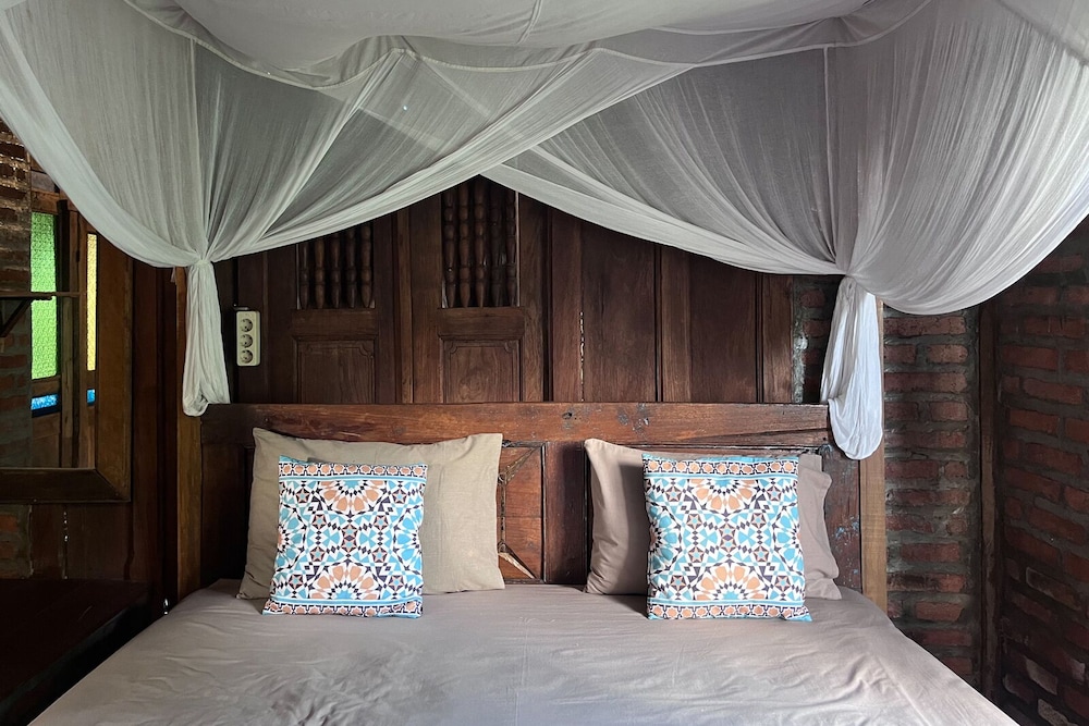 Executive Room - Photo 10