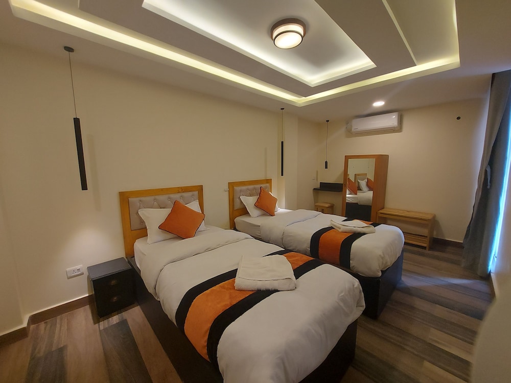 Superior Twin Room, 2 Twin Beds, Non Smoking, Hill View photo 1