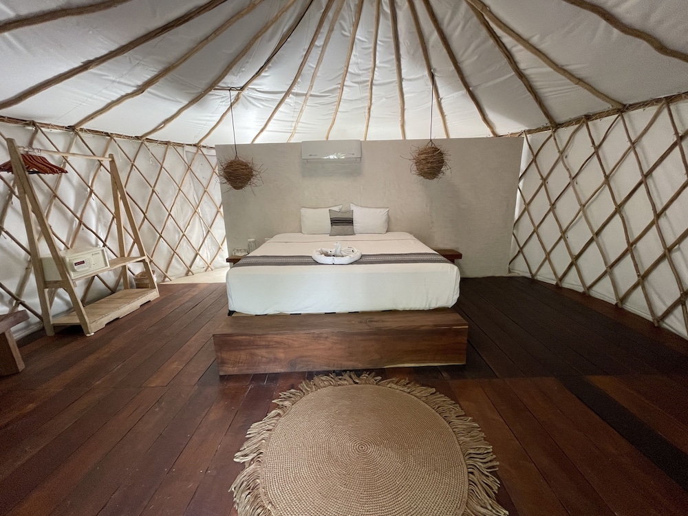 Tent, 1 Queen Bed, Pool View