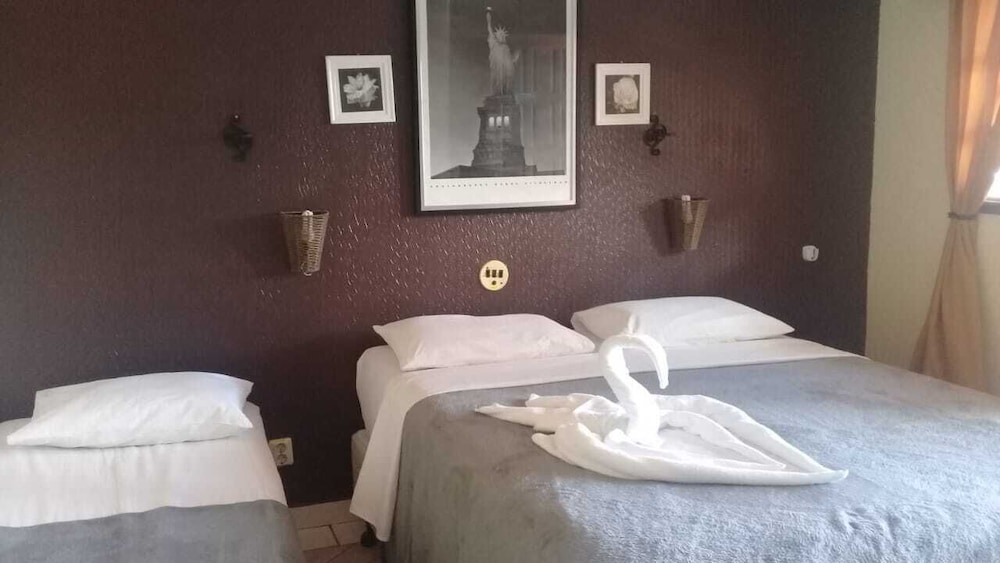 Triple Room, Multiple Beds photo 3