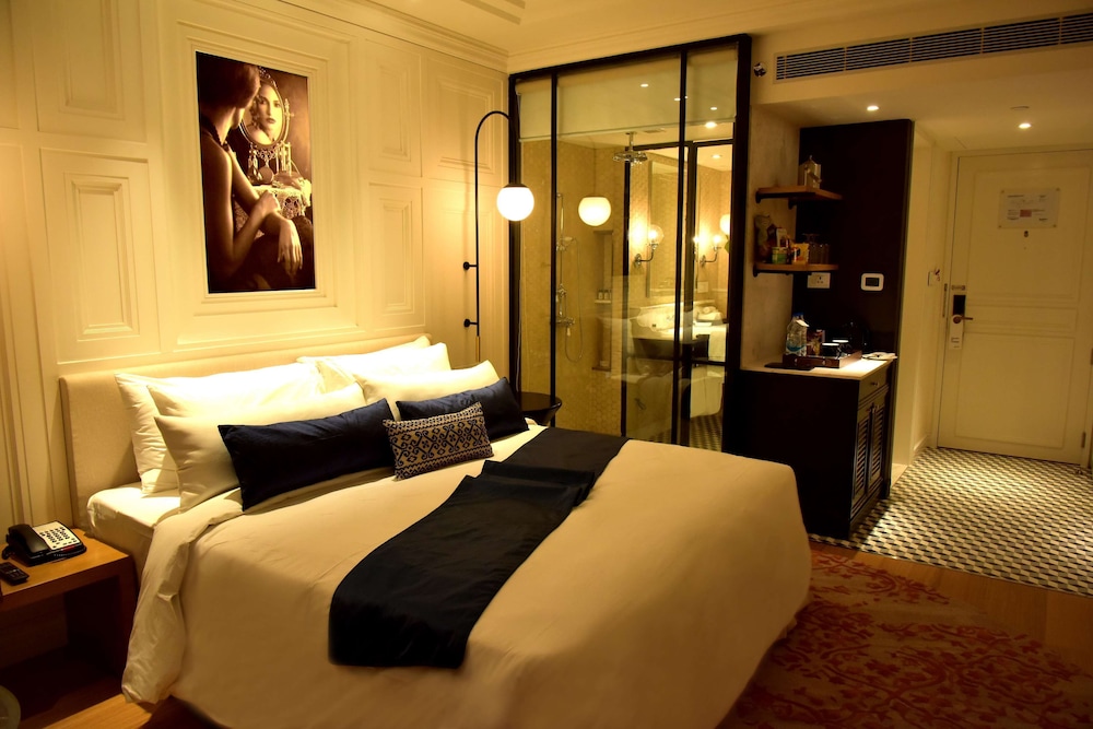 Deluxe Room - Photo 6