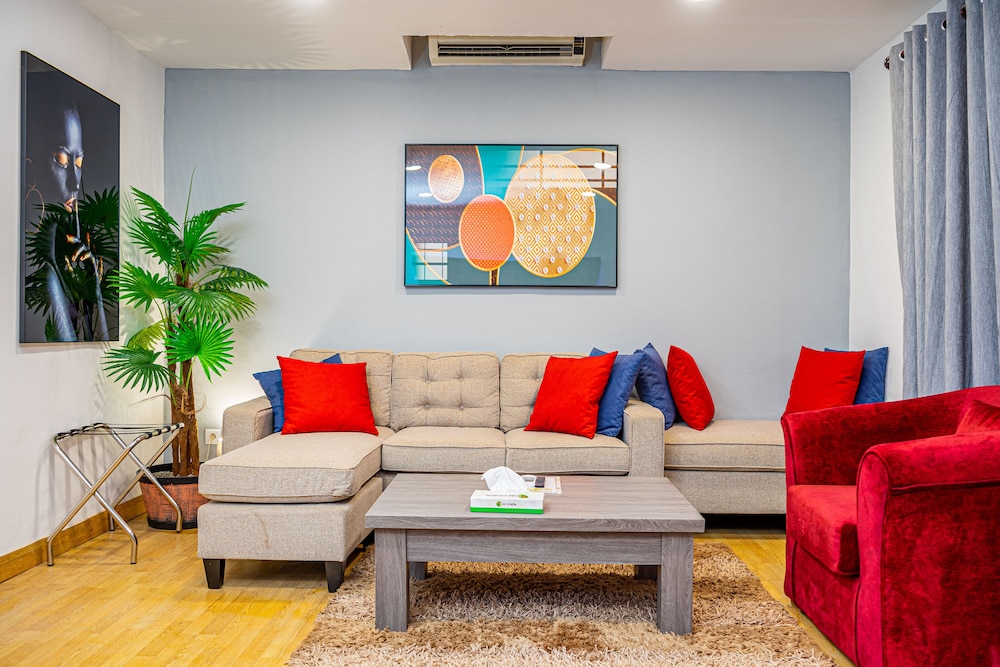 Apartment photo 2