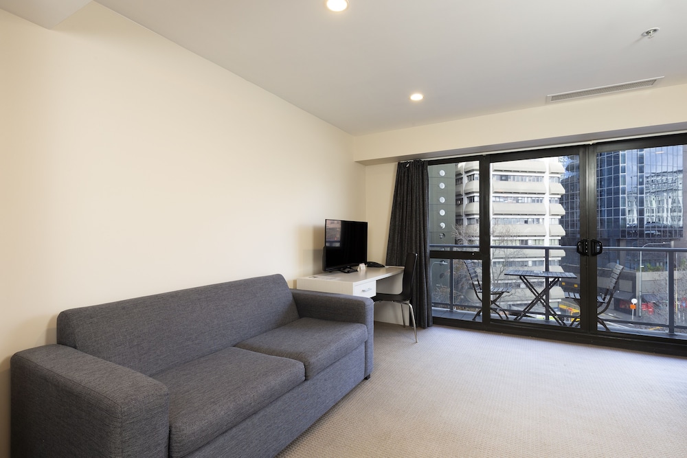 City View Studio Apartment - Photo 2