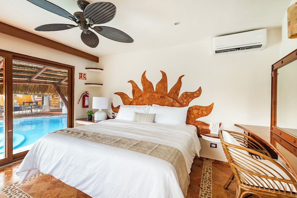 Classic Double Room, Pool View