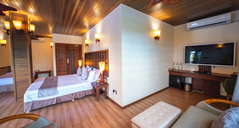Family Studio Suite, Balcony, Corner photo 2