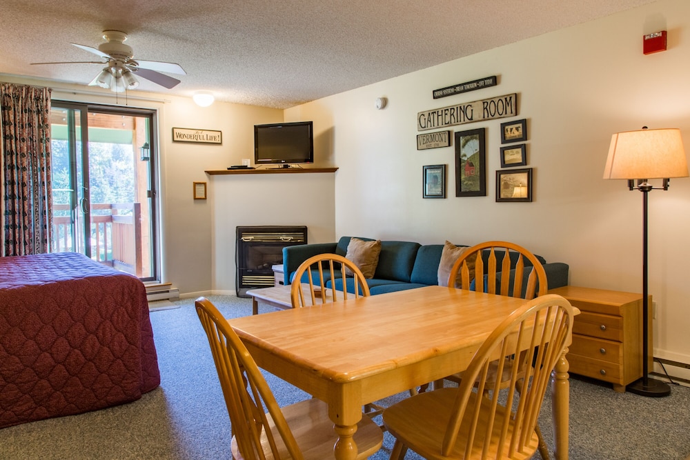 Standard Studio Suite, Kitchen