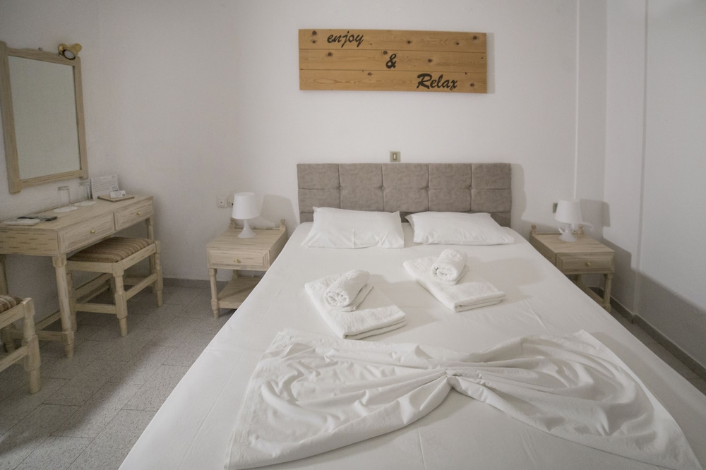 Basic Double Room photo 2
